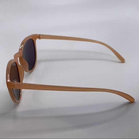 Translucent Pink Frames with Mirrored Lenses - Picture 4 of 8